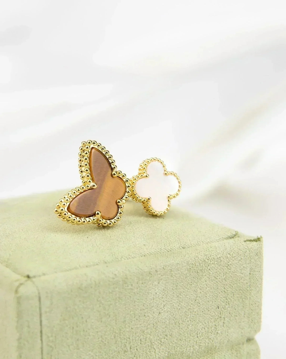 [Spark]LUCKY BETWEEN THE FINGER RING