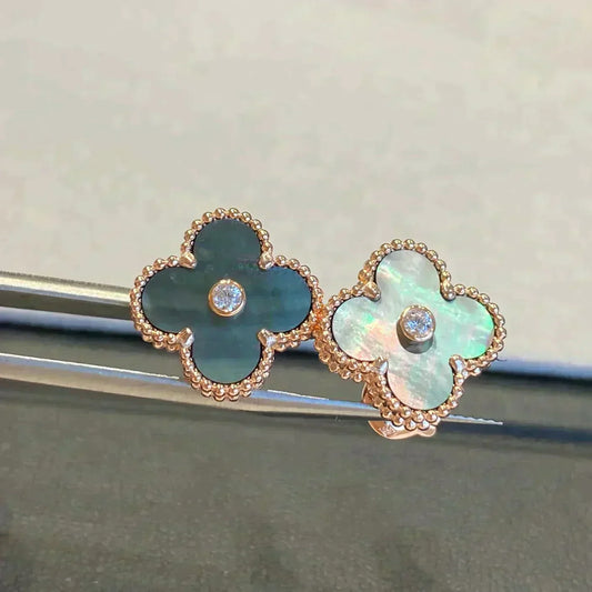 [⭐Aura]CLOVER MEDIUM 1 MOTIFS GRAY MOP  DIAMOND EARRINGS