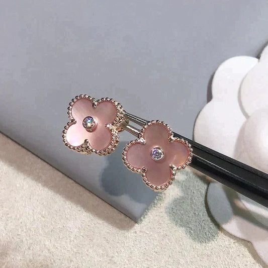 [⭐Aura]CLOVER MEDIUM 1 MOTIFS  PINK MOP DIAMOND EARRINGS