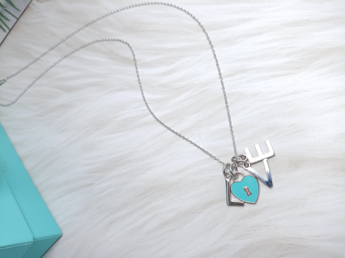 [Spark Jewels]LOVE TEXT PEDANT NECKLACE