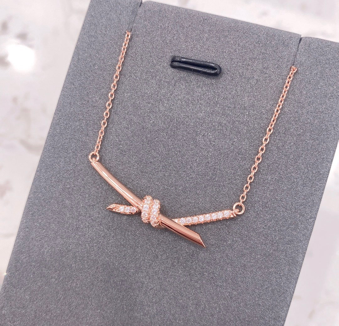 [Spark Jewels]KNOT NECKLACE DIAMONDS