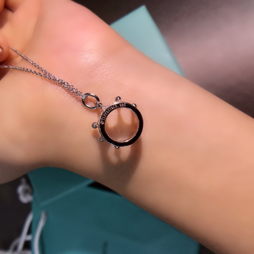 [Spark Jewels]CROWN PEDANT NECKLACE