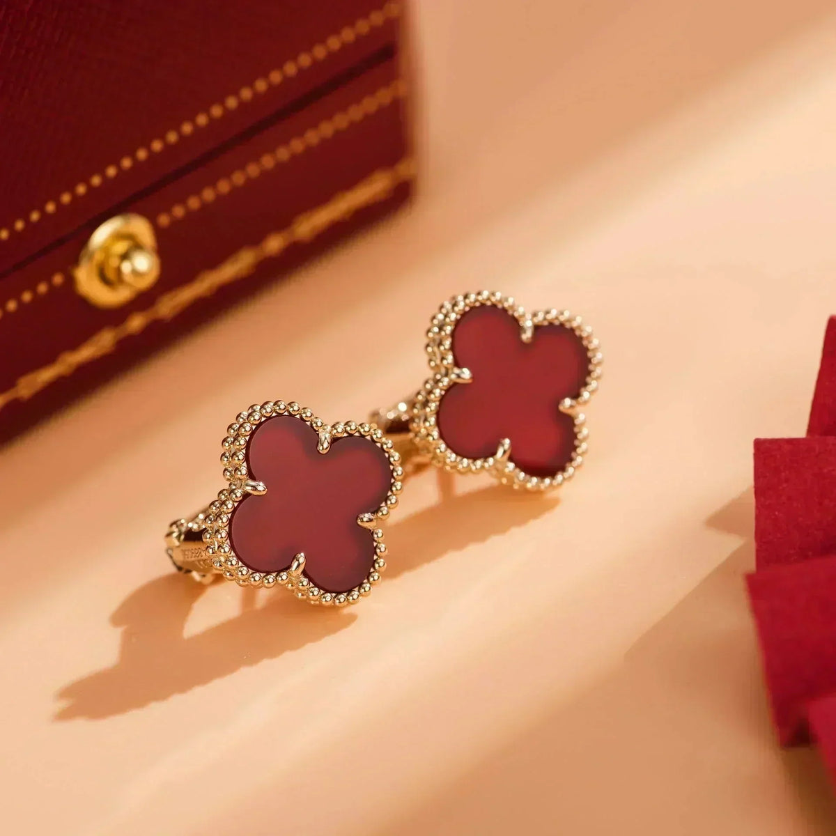 [Spark]CLOVER MEDIUM 1 MOTIFS CARNELIAN  EARRINGS