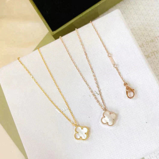 [⭐Aura]CLOVER MINI 9.5MM WHITE MOTHER-OF-PEARL NECKLACE