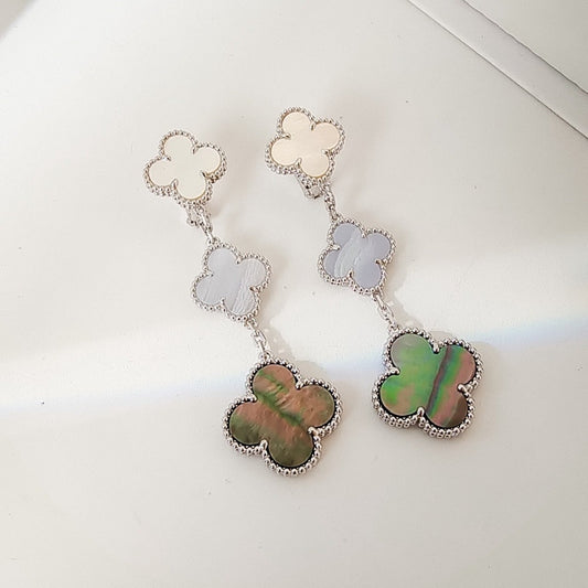 [⭐Aura]CLOVER 3 MOTIFS CHALCEDONY DARK MOP SILVER EARRINGS