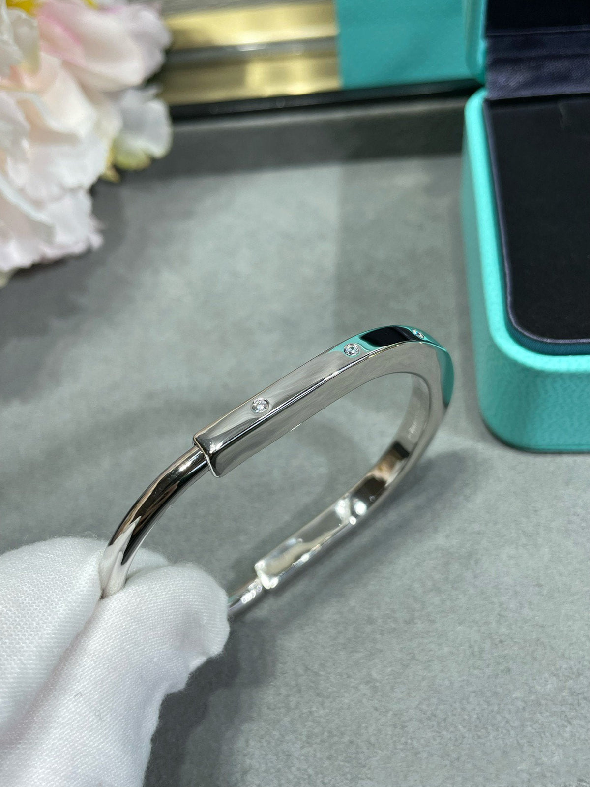[Spark Jewels]LOCK BRACELET 8 DIAMOND