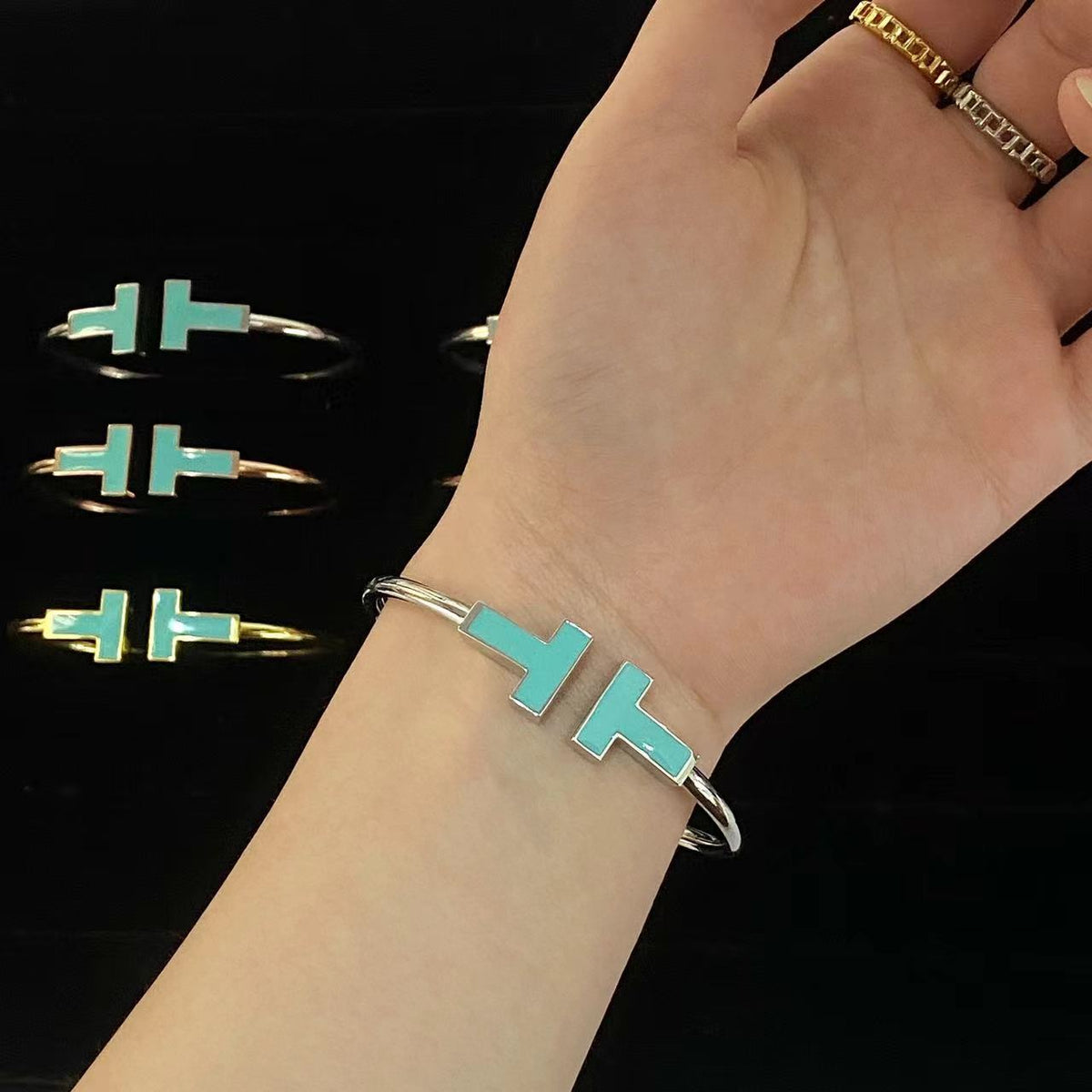 [Spark Jewels]T WIDE TURQUOISE OPEN BRACELET