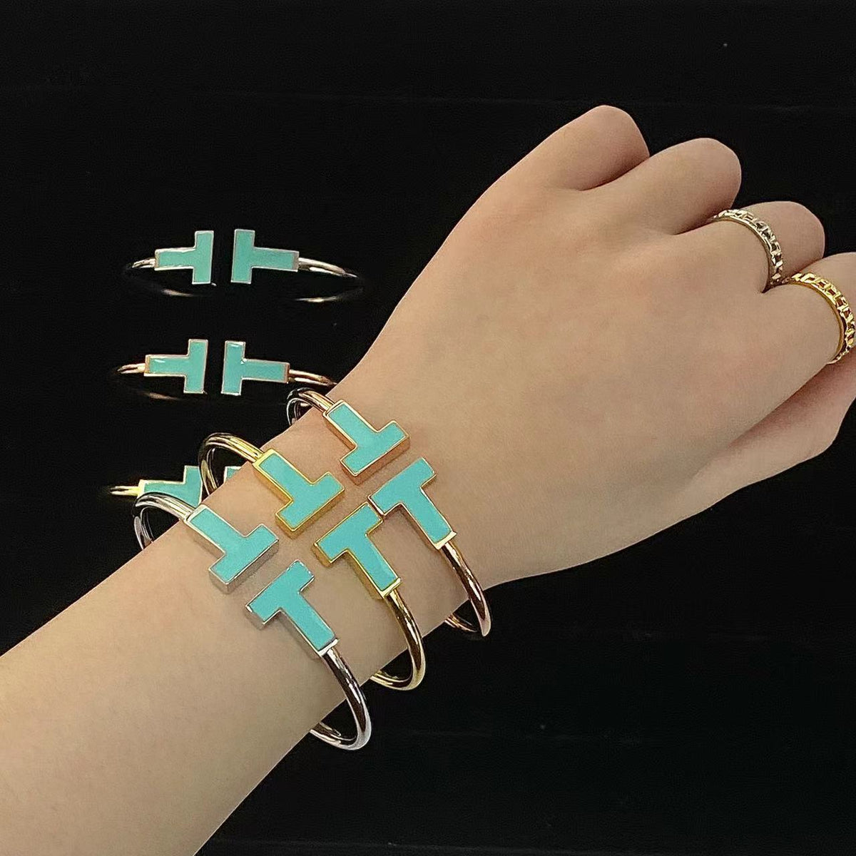 [Spark Jewels]T WIDE TURQUOISE OPEN BRACELET