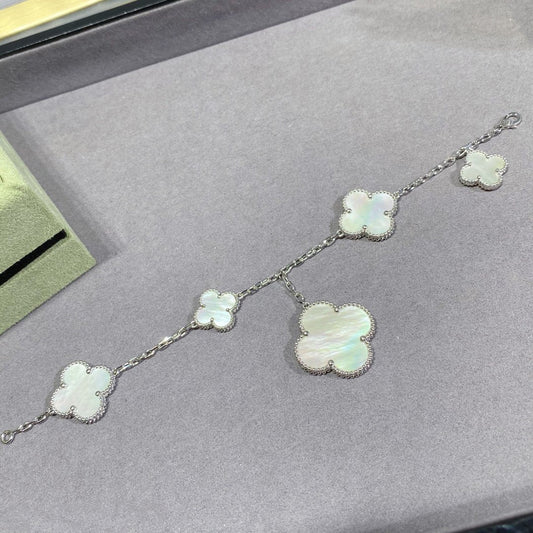 [⭐Aura]CLOVER 5 MOTIF WHITE MOP SILVER BRACELET