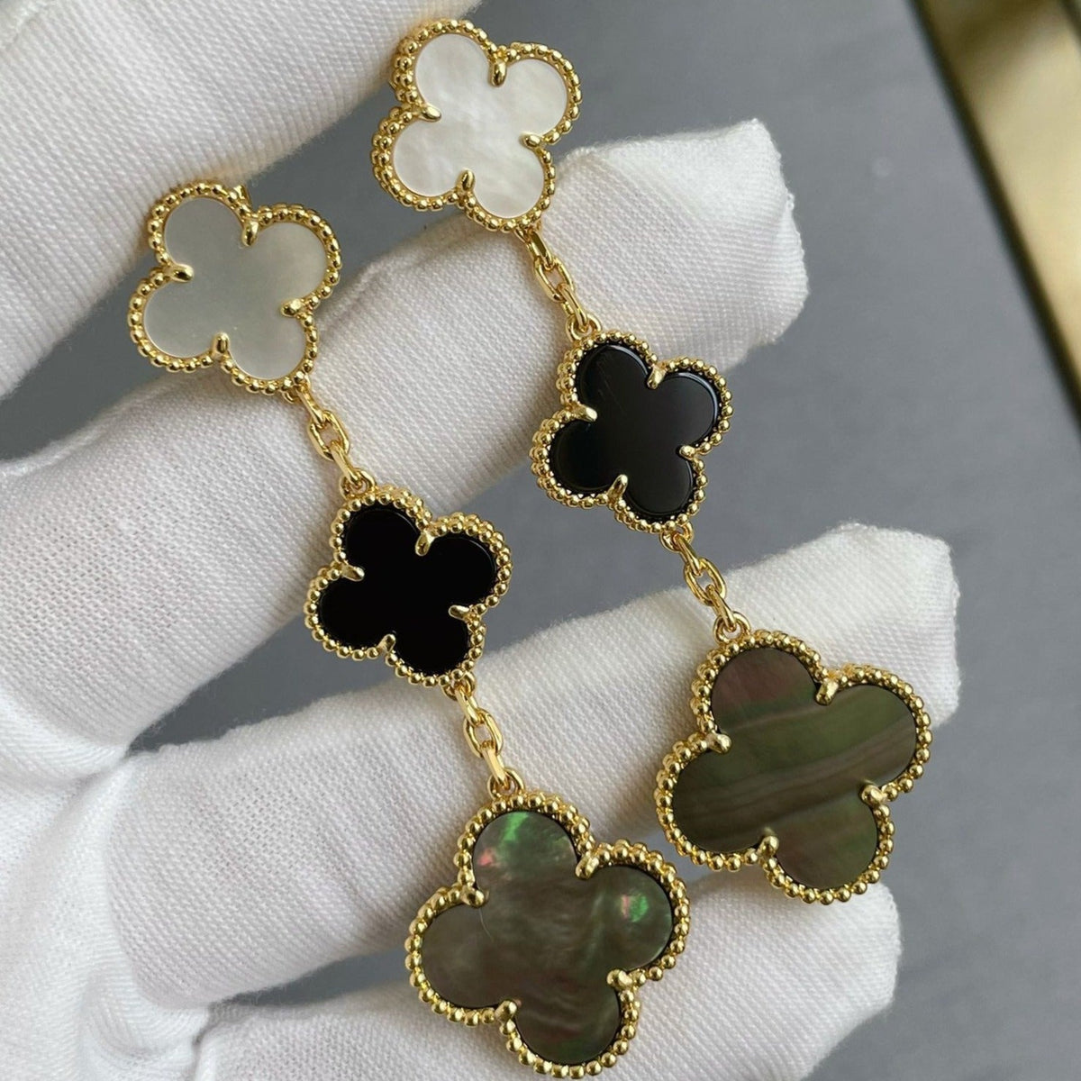 [Spark]CLOVER 3 MOTIF MOP ONYX DARK MOP PINK GOLD EARRINGS