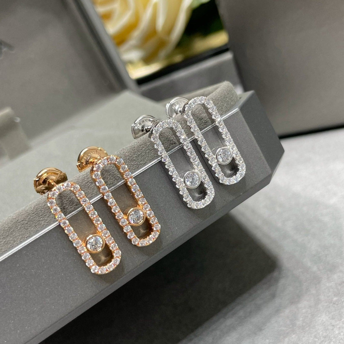 [⭐Aura]MOVE UNO STUD DIAMOND PAVED EARRINGS