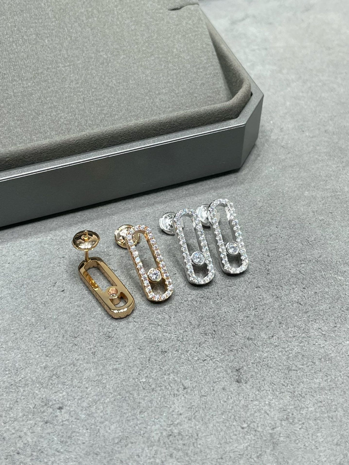 [⭐Aura]MOVE UNO STUD DIAMOND PAVED EARRINGS