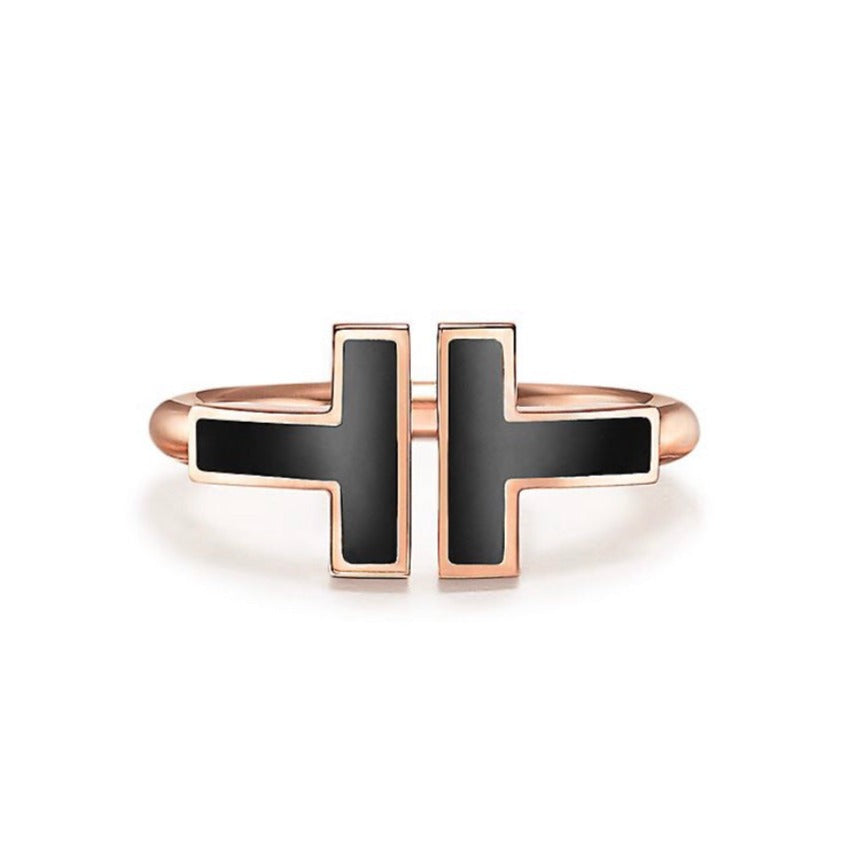 [Spark Jewels]T SMALL ONYX PINK GOLD RING