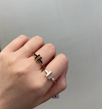 [Spark Jewels]T SMALL ONYX PINK GOLD RING