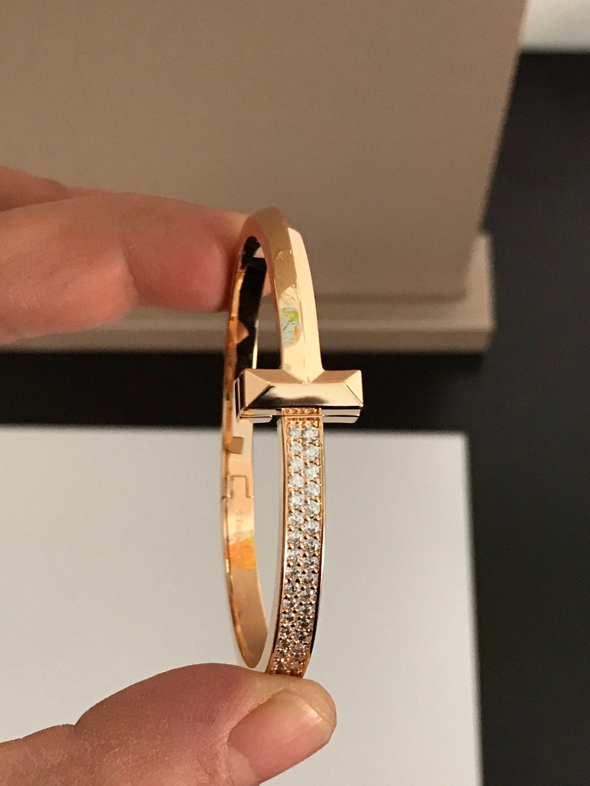 [Spark Jewels]T1 WIDE DIAMOND HINGED BANGLE PINK GOLD