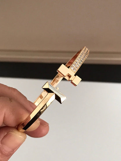 [Spark Jewels]T1 WIDE DIAMOND HINGED BANGLE PINK GOLD