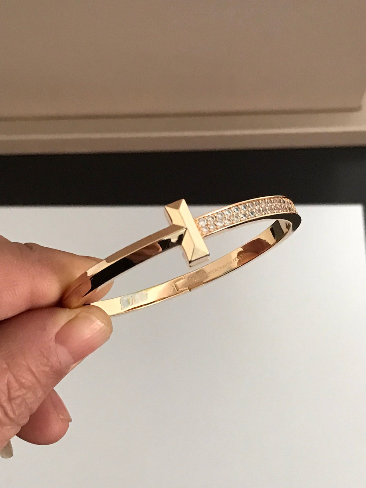 [Spark Jewels]T1 WIDE DIAMOND HINGED BANGLE PINK GOLD
