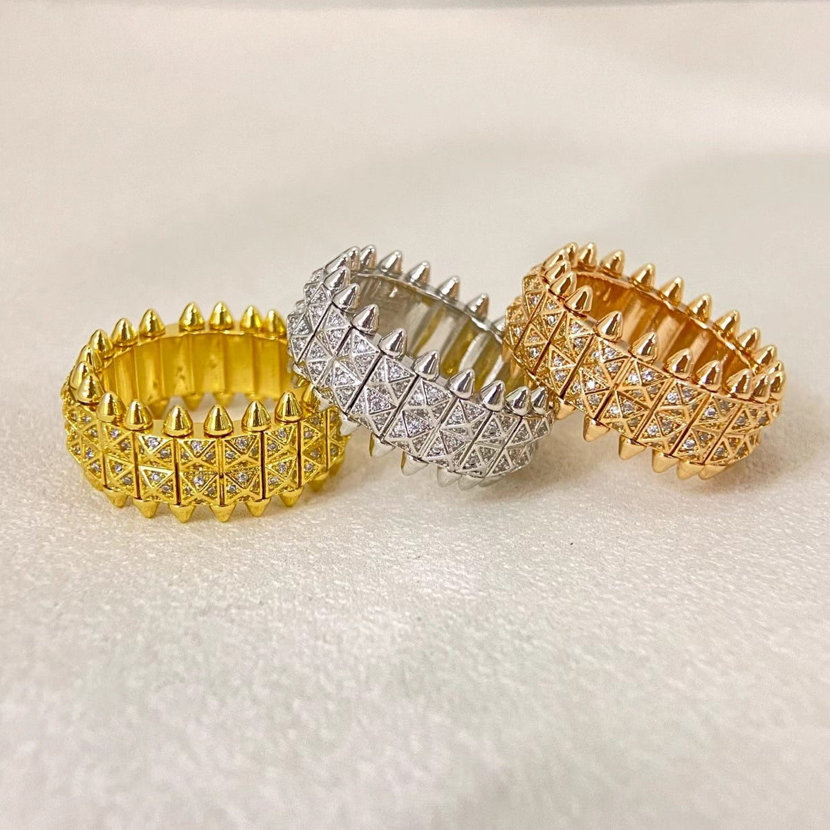 [⭐Spark]CLASH DOUBLE-ROW RIVET RING WITH DIAMOND SETTING