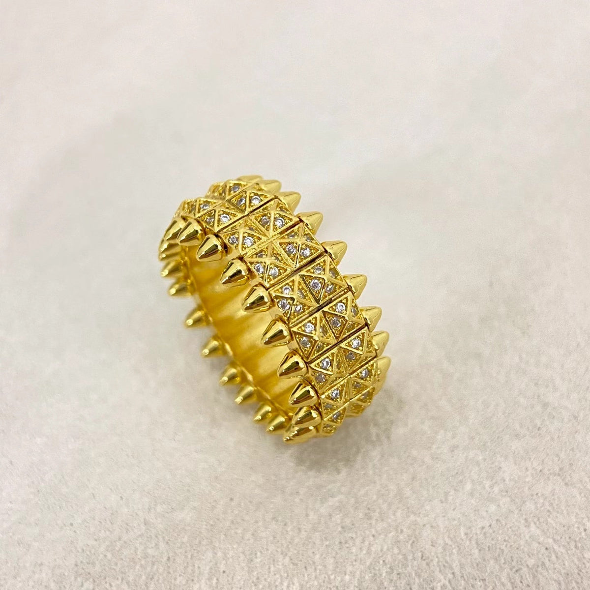 [⭐Spark]CLASH DOUBLE-ROW RIVET RING WITH DIAMOND SETTING