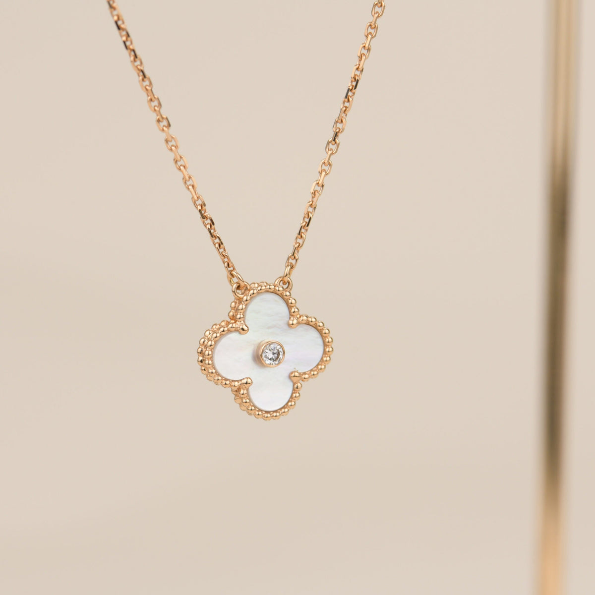 [Spark]CLOVER 15MM DIAMOND WHITE FRITILLARIA NECKLACE