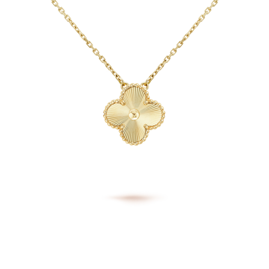 [⭐Aura]CLOVER 15MM LASER NECKLACE AND BOX
