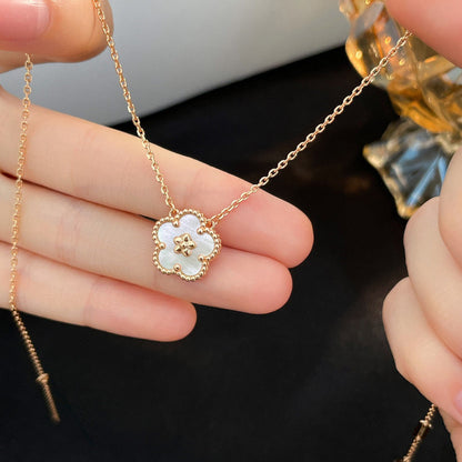 [⭐Spark]Spark  WHITE MOP  PLUM BLOSSOM NECKLACE