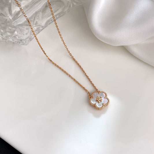 [⭐Aura]LUCKY  WHITE MOP  PLUM BLOSSOM NECKLACE