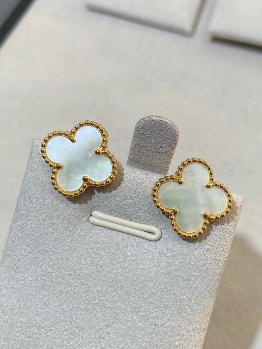 [⭐Aura] CLOVER LARGE (20mm) 1 MOTIFS WHITE MOP STUD EARRINGS