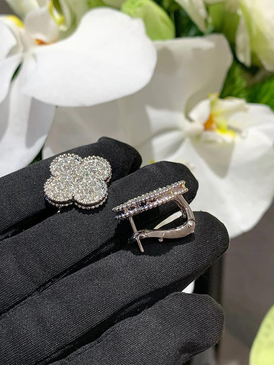 [⭐Aura]CLOVER 20MM MOTIFS DIAMOND STUD EARRINGS SILVER