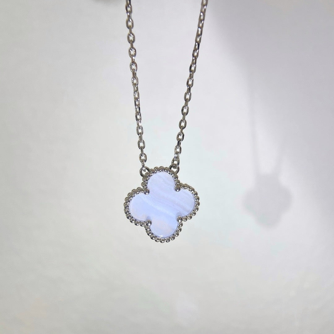 [⭐Spark]CLOVER 15MM BLUE CHALCEDONY NECKLACE SILVER