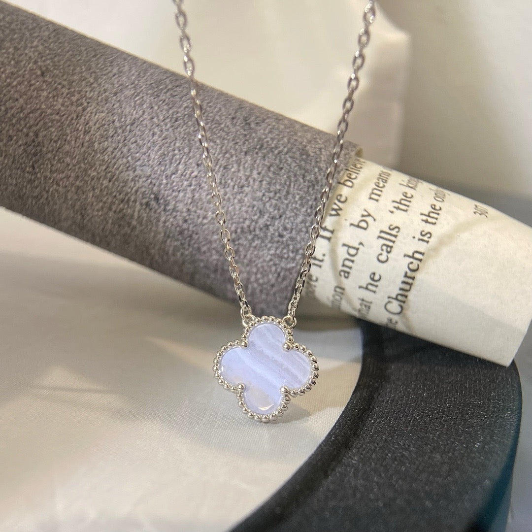 [⭐Spark]CLOVER 15MM BLUE CHALCEDONY NECKLACE SILVER