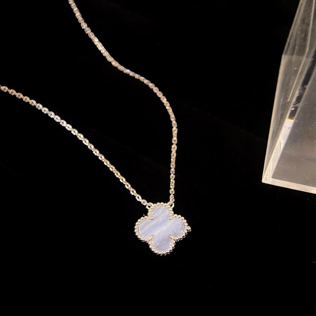 [⭐Spark]CLOVER 15MM BLUE CHALCEDONY NECKLACE SILVER
