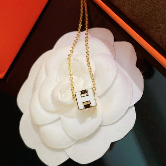 [⭐Aura]H WHITE SQUARE GOLD NECKLACE