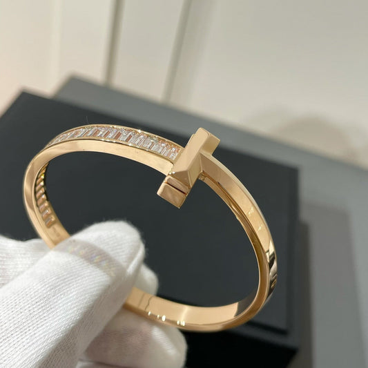[Spark Jewels]WIDE HINGED BANGLE PINK GOLD WITH BAGUETTE DIAMONDS