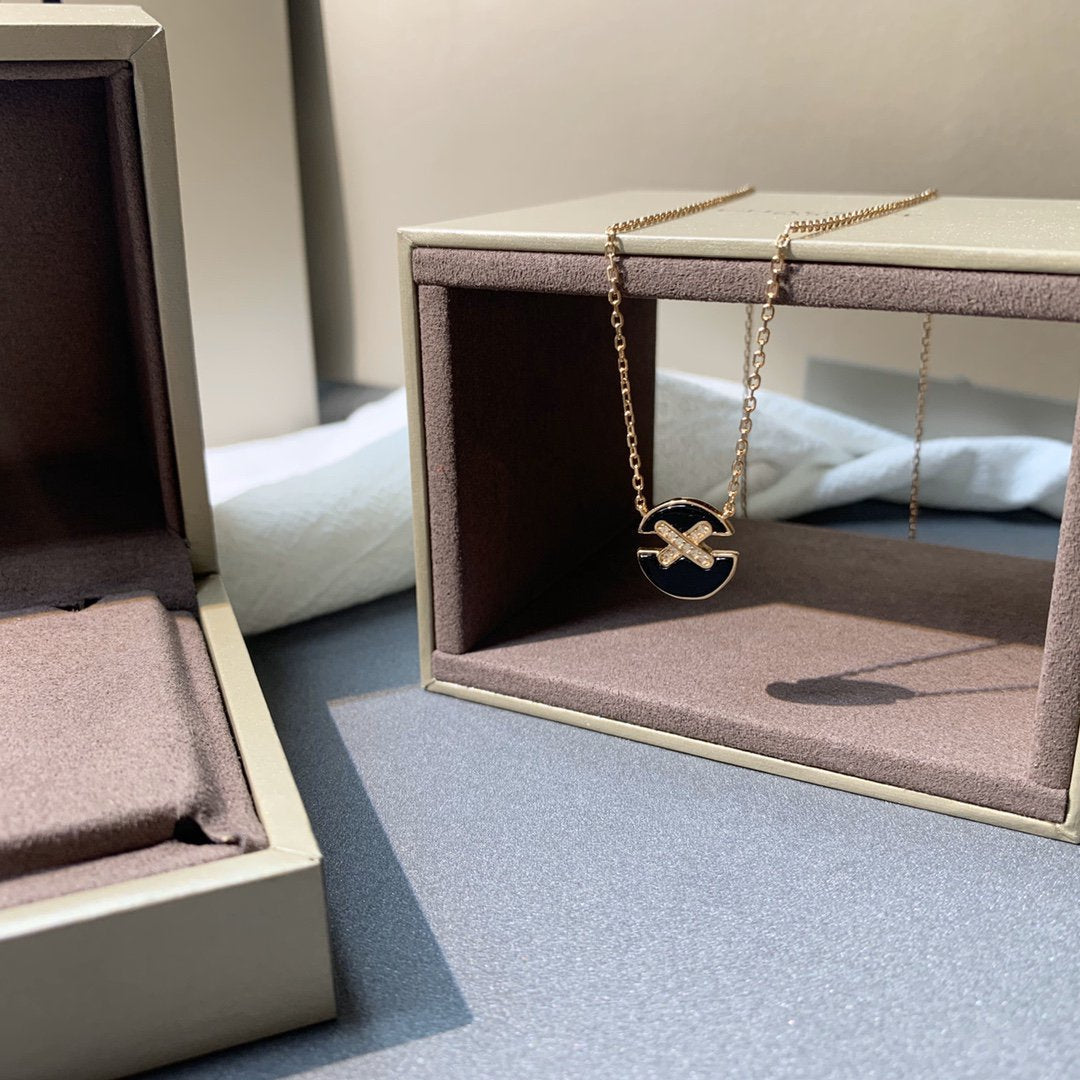 [⭐Spark]JEUX DE PINK GOLD DIAMOND NECKLACE