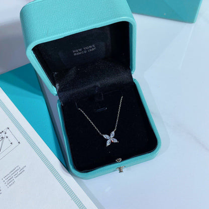 [Spark Jewels]PLATINUM AND DIAMOND VICTORIA PENDANT NECKLACE