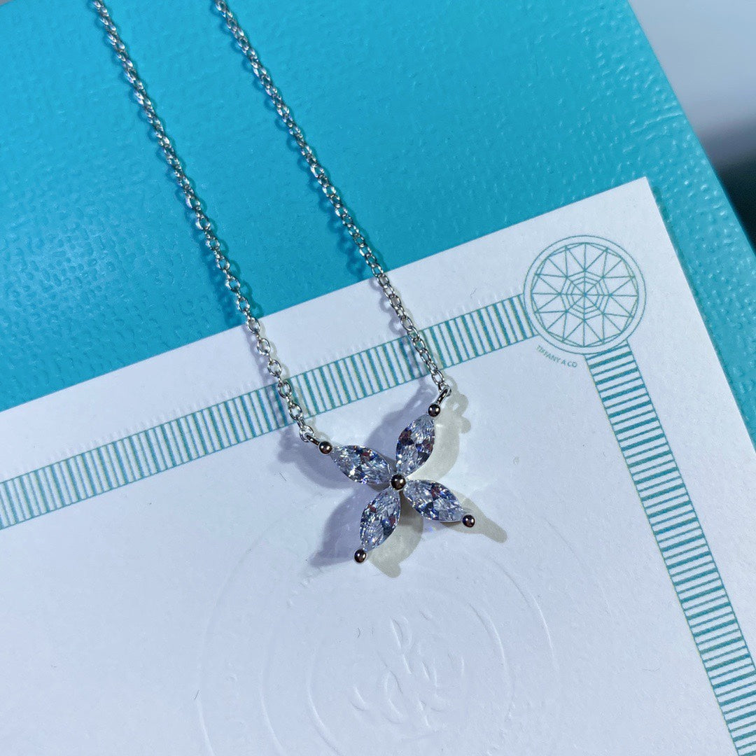 [Spark Jewels]PLATINUM AND DIAMOND VICTORIA PENDANT NECKLACE
