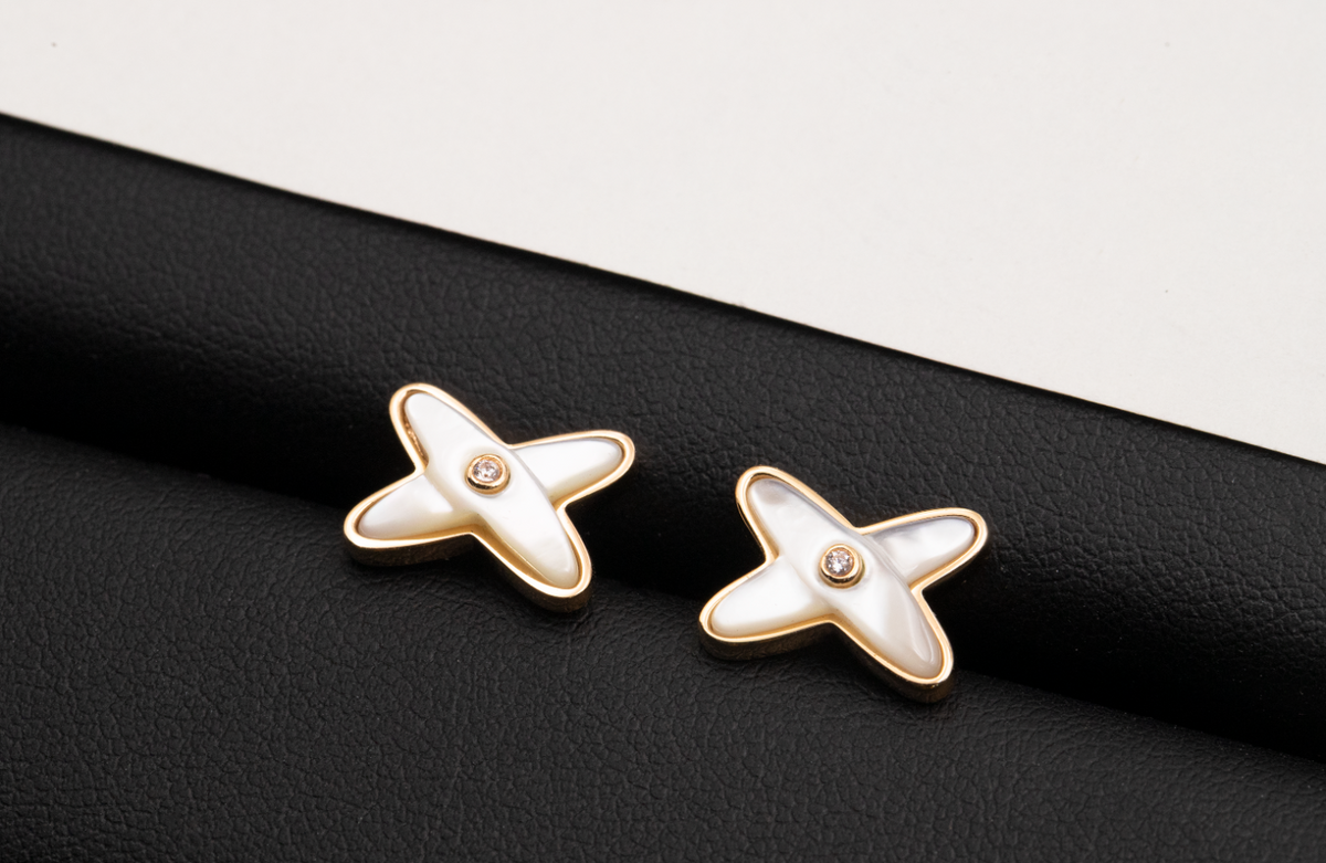 [⭐Spark]JEUX DE WHITE MOP ROSE GOLD DIAMOND EARRINGS