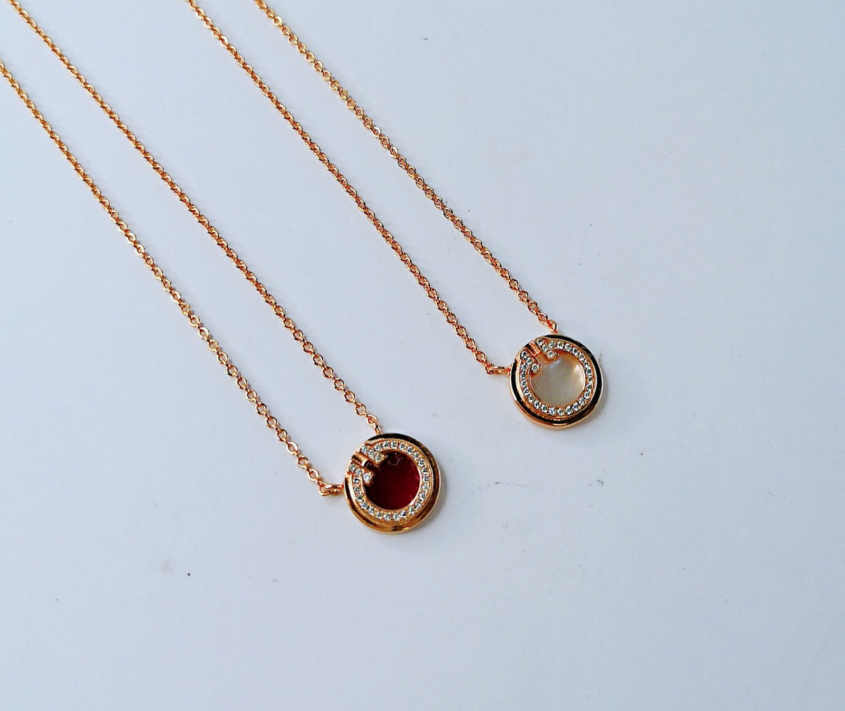 [Spark Jewels]DIAMOND AND MOTHER PEARL CIRCLE NECKLACE PENDANT