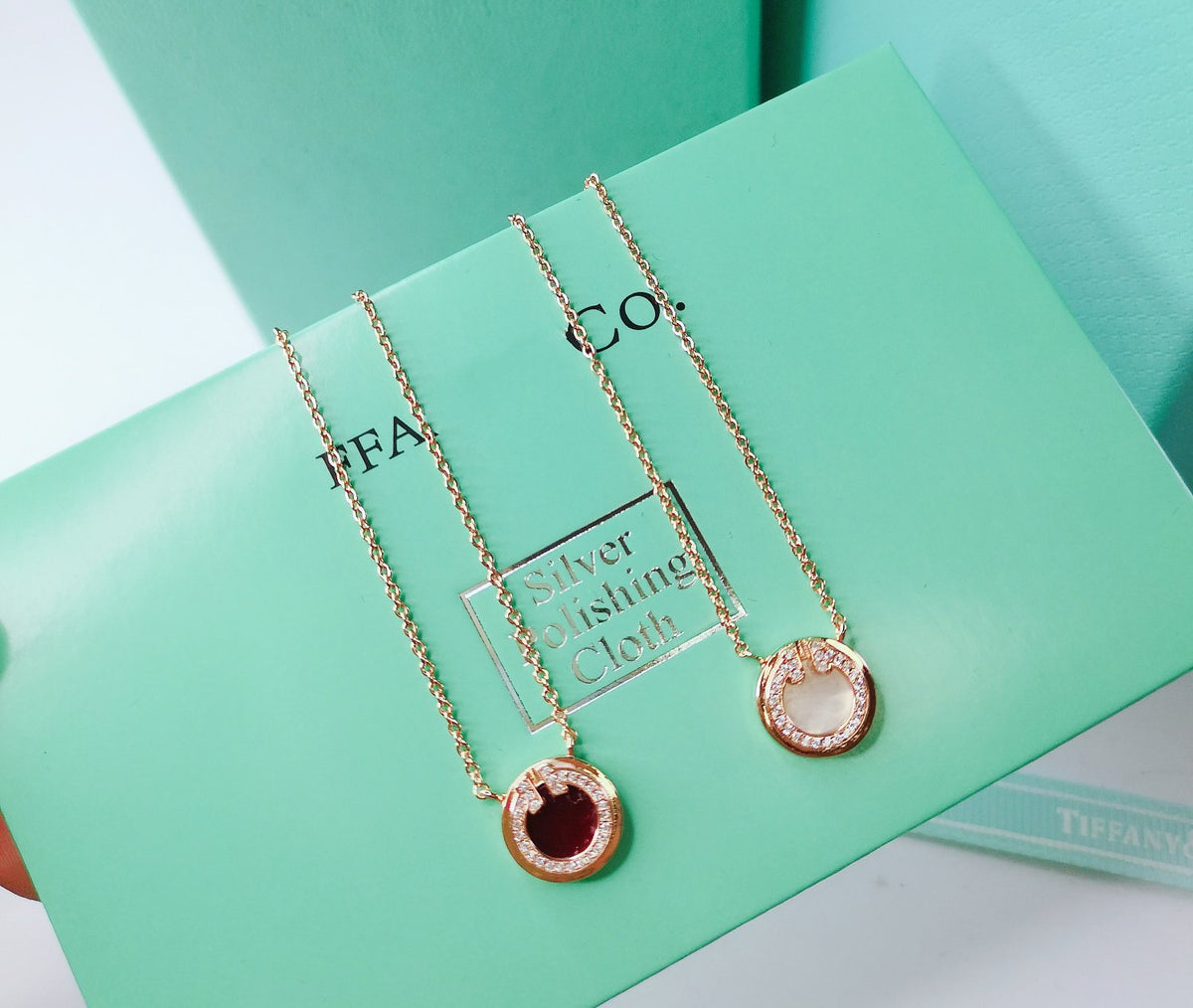 [Spark Jewels]DIAMOND AND MOTHER PEARL CIRCLE NECKLACE PENDANT