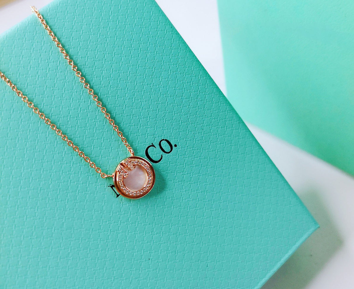 [Spark Jewels]DIAMOND AND MOTHER PEARL CIRCLE NECKLACE PENDANT