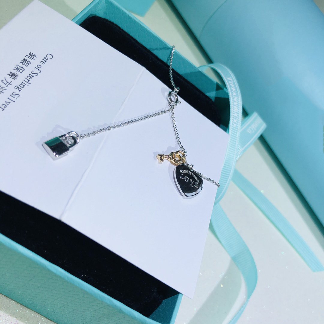 [Spark Jewels]LOVE HEART TAG KEY NECKLACE