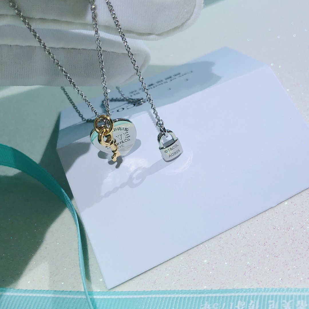 [Spark Jewels]LOVE HEART TAG KEY NECKLACE