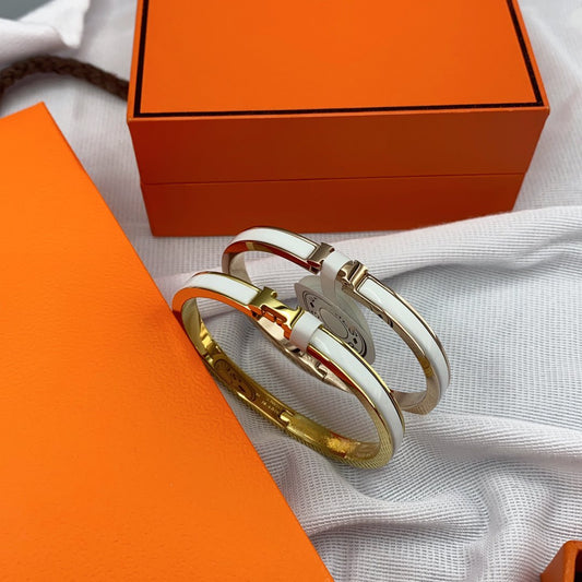 [⭐Aura]CLASSIC HM CLIC WHITE 8MM ENAMEL BRACELET