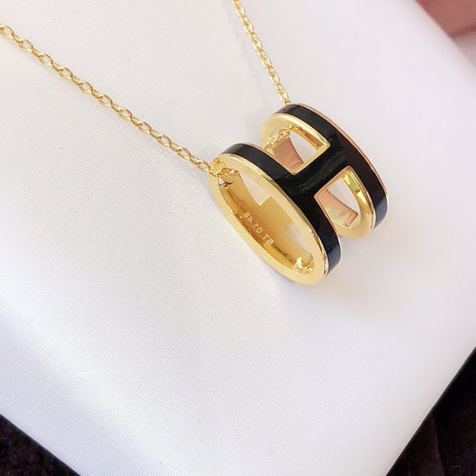 [⭐Aura]HM CLIC BLACK ENAMEL GOLD NECKLACE